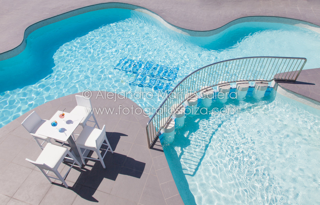 fotografia de la piscina en ibiza