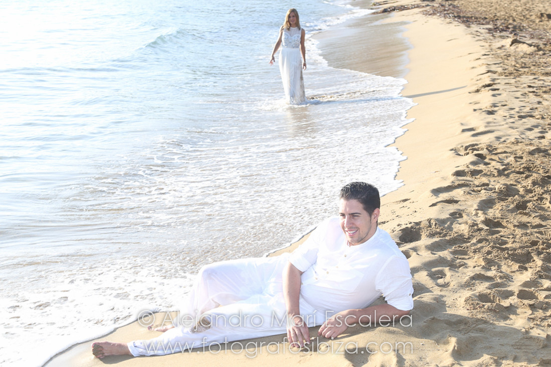 whitte wedding on the beach in Ibiza