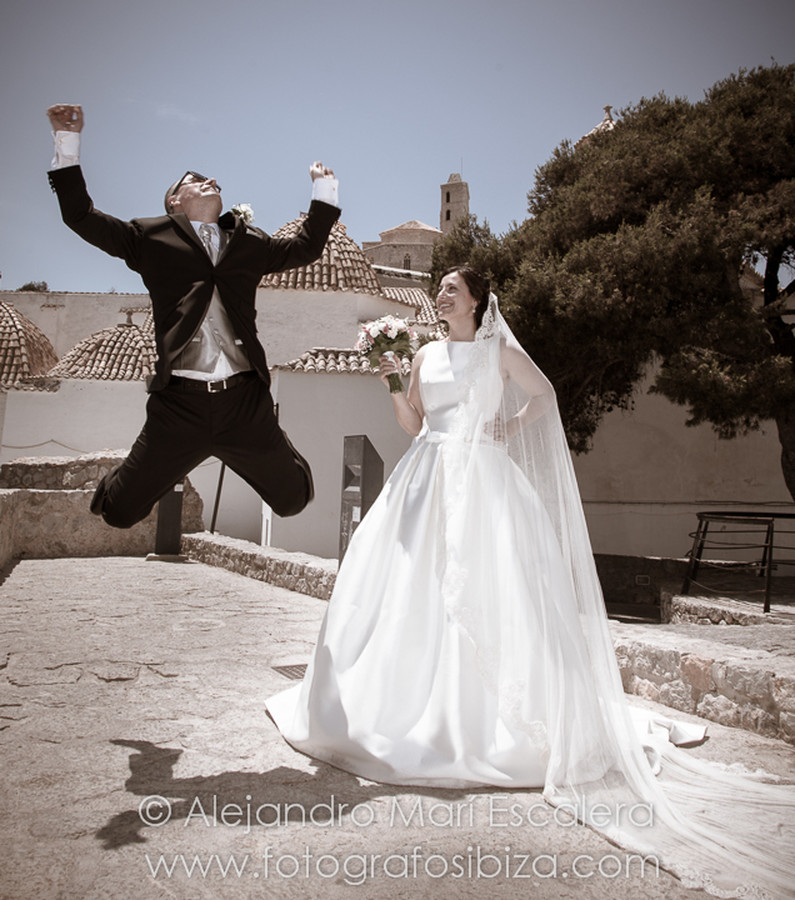 funny wedding photography in ibiza